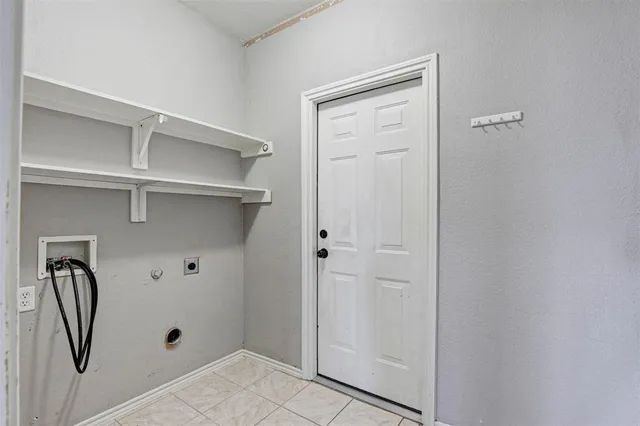 $2,700 | 820 Flagstone Drive, Burleson, TX 76028