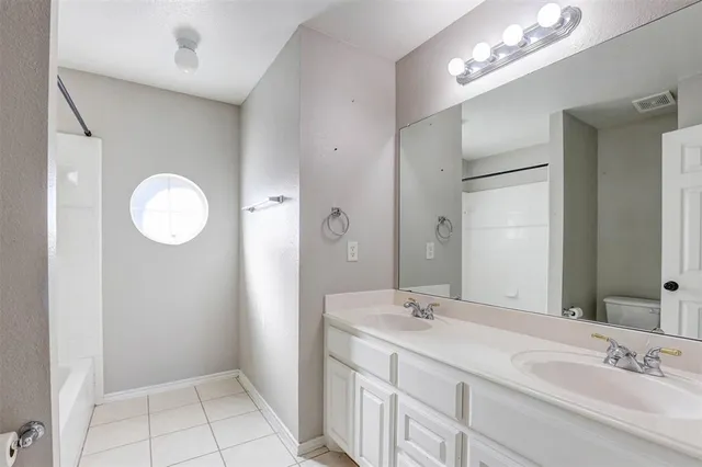 $2,700 | 820 Flagstone Drive, Burleson, TX 76028