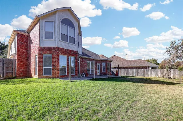 $2,700 | 820 Flagstone Drive, Burleson, TX 76028