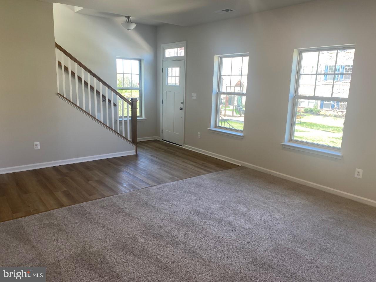 9320 Barnes Loop Manassas, VA 20110 - Photo 4 of 8