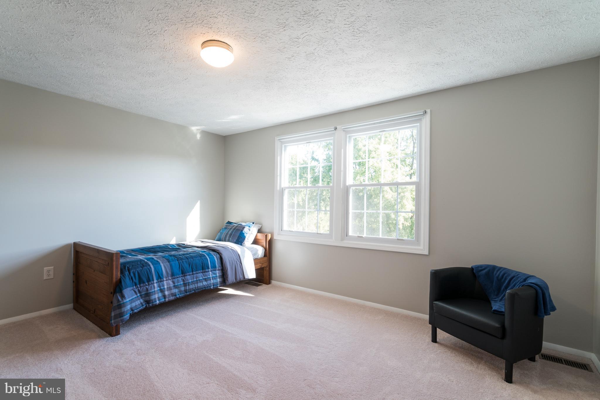 403 Rock Lodge Road Gaithersburg, MD 20877 - Photo 16 of 28 Bedroom 3 King size.