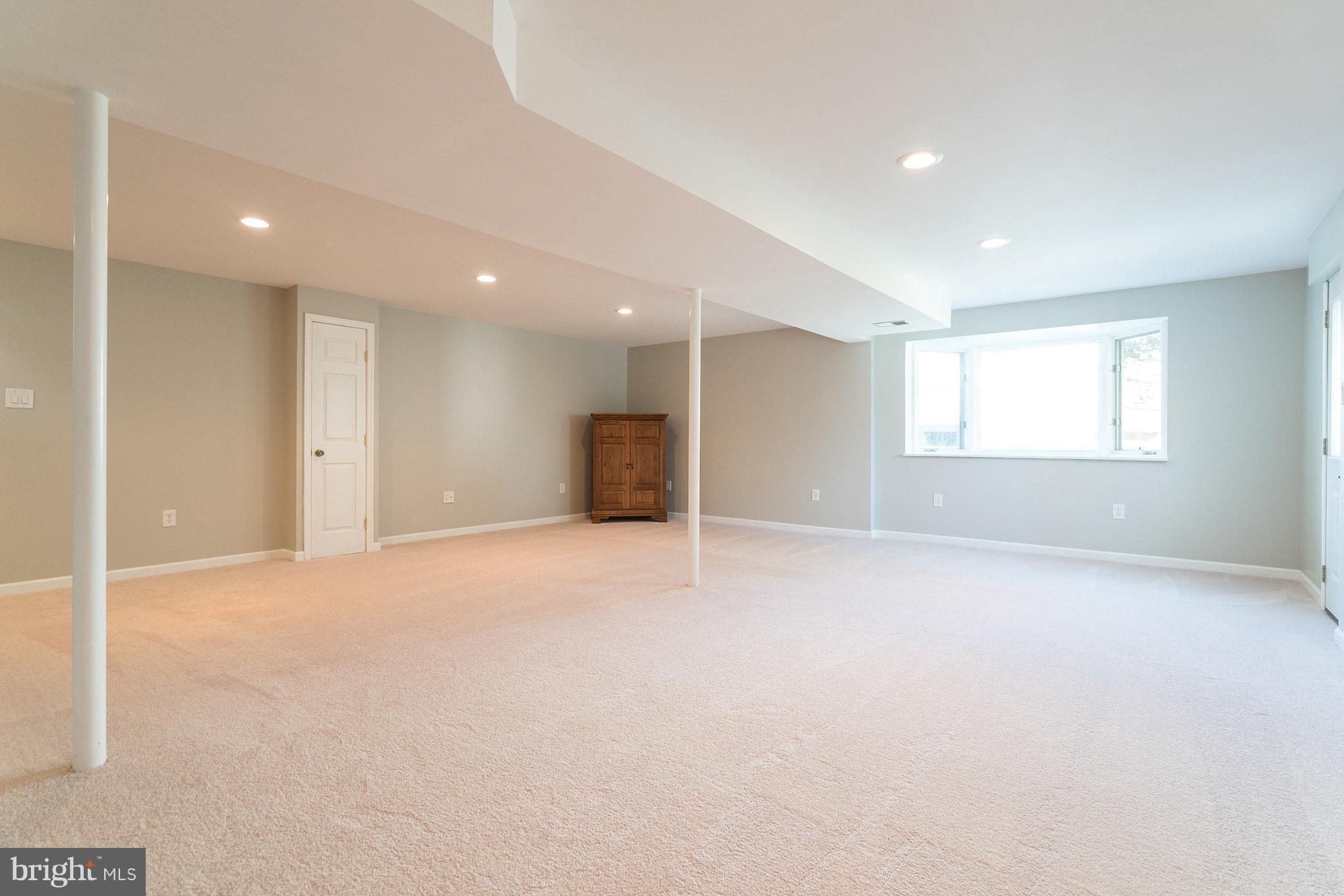 403 Rock Lodge Road Gaithersburg, MD 20877 - Photo 21 of 28 Splashed in natural light. Walk out to the pool!