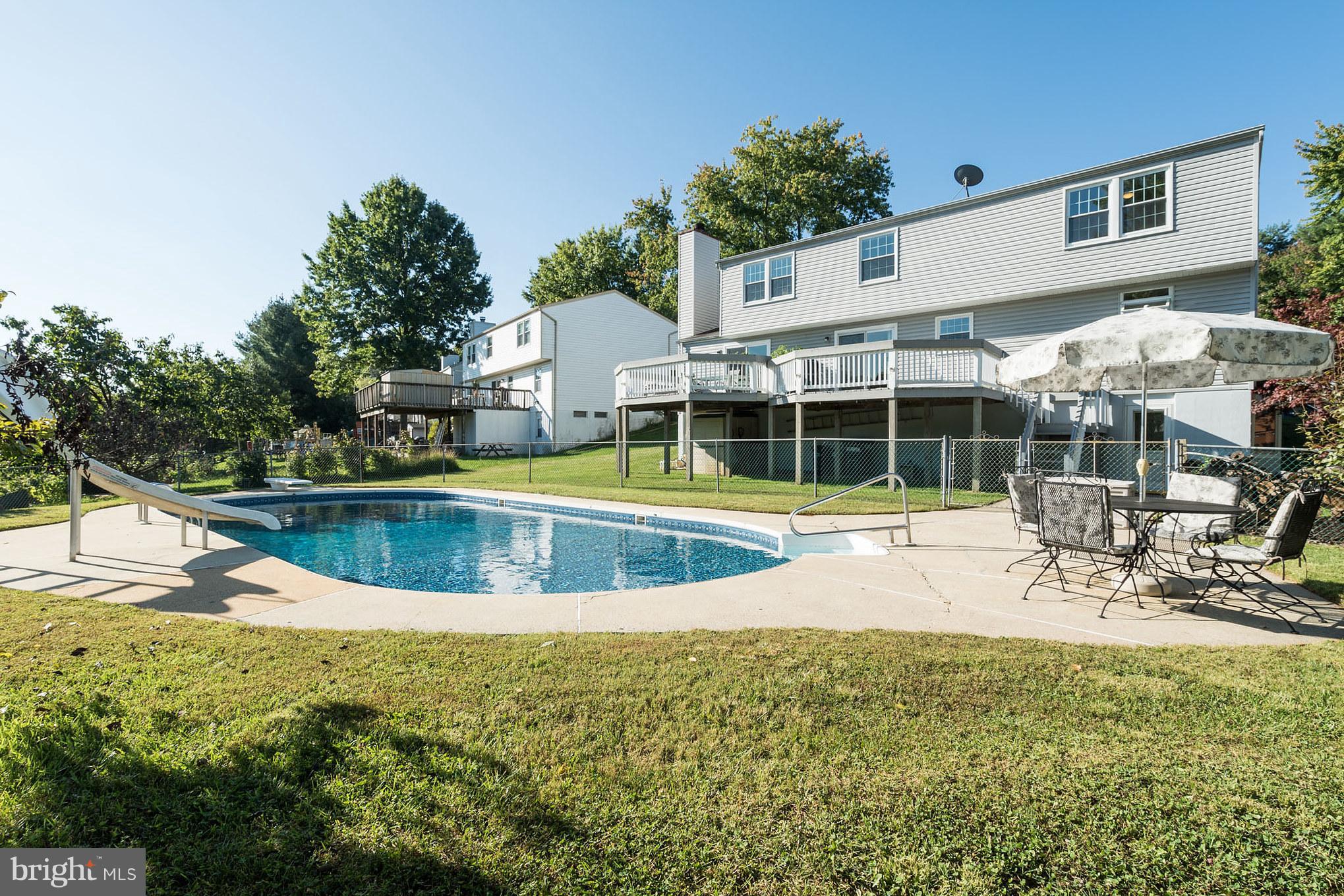 403 Rock Lodge Road Gaithersburg, MD 20877 - Photo 27 of 28 Total privacy in the back yard,
