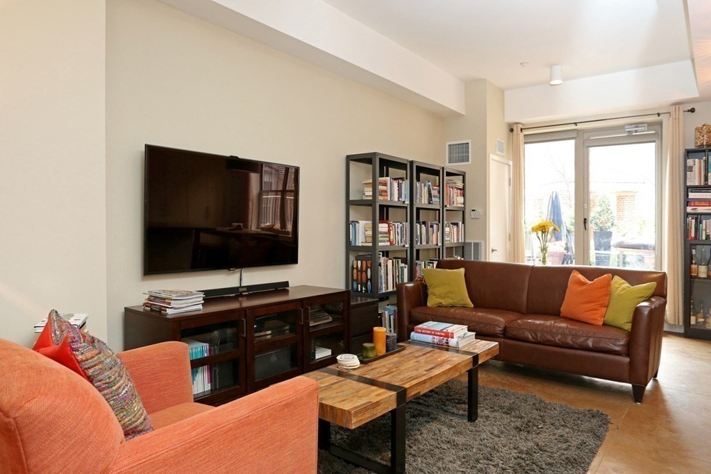 35 Fay Street, Unit 202 Boston, MA 02118 - Photo 4 of 17