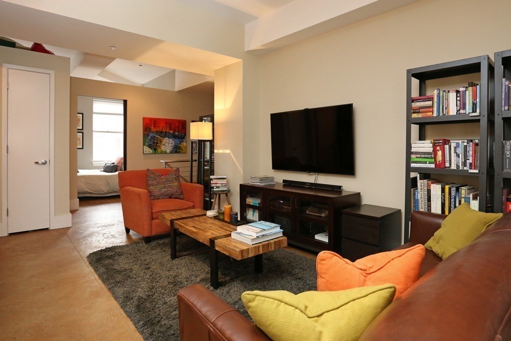 35 Fay Street, Unit 202 Boston, MA 02118 - Photo 5 of 17