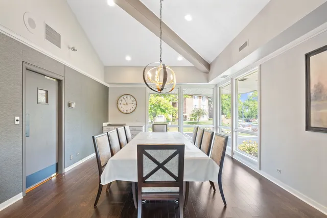 $645,000 | 3 Oak Brook Club Drive, Unit E207, Oak Brook, IL 60523