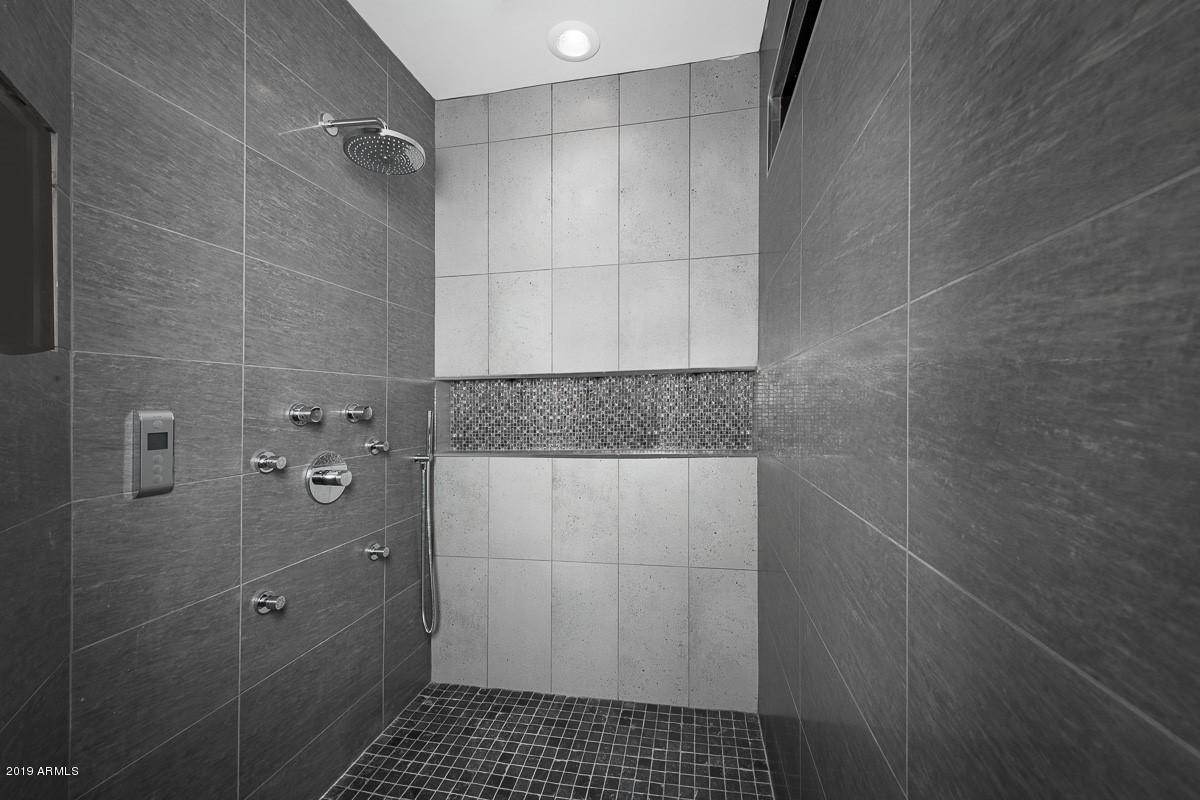 4825 East Roadrunner Road Paradise Valley, AZ 85253 - Photo 54 of 92 Roadrunner Guest shower