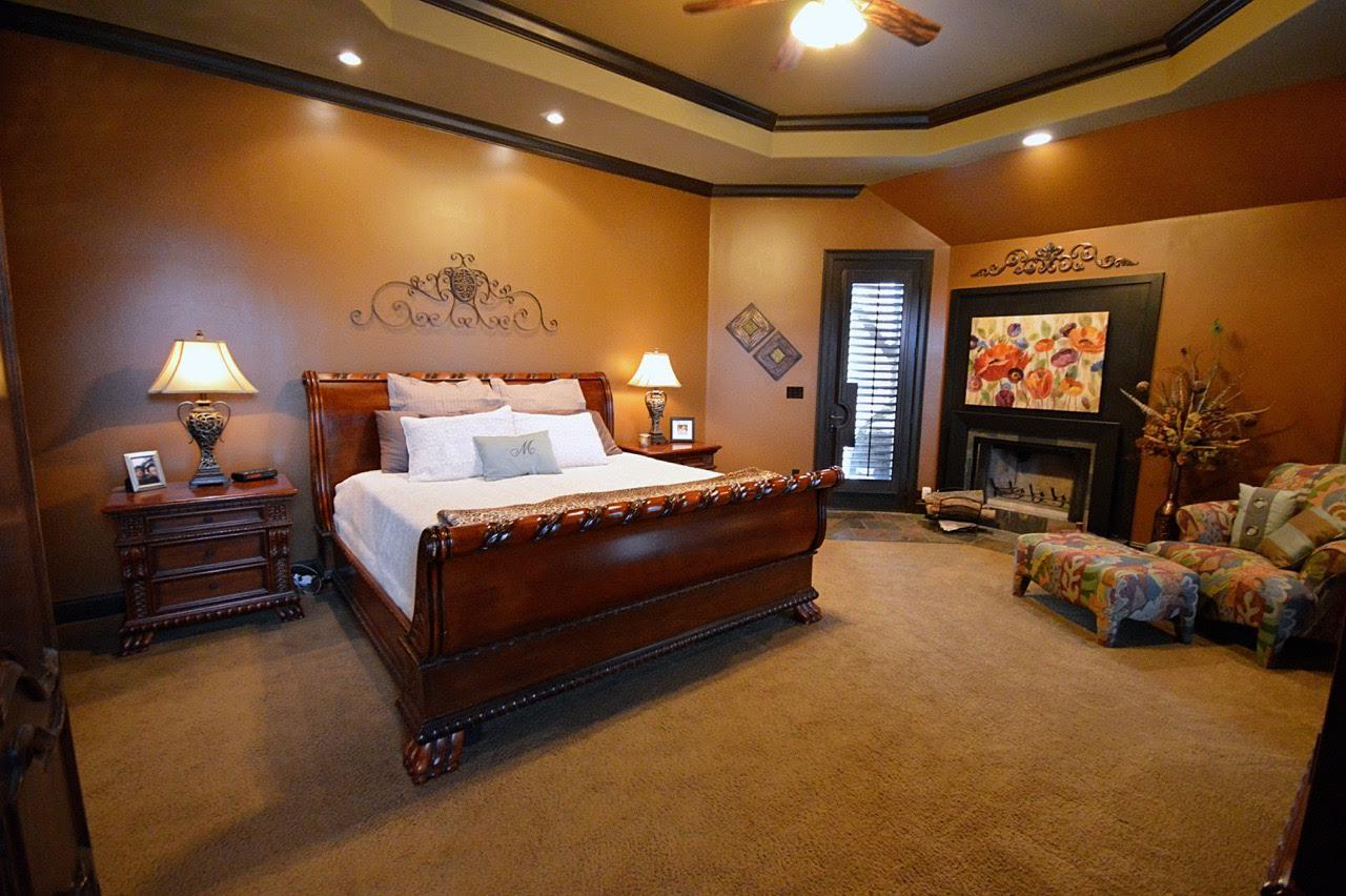 5972 Bethlehem Road Springfield, TN 37172 - Photo 17 of 29 a bed room with a bed and a night stand