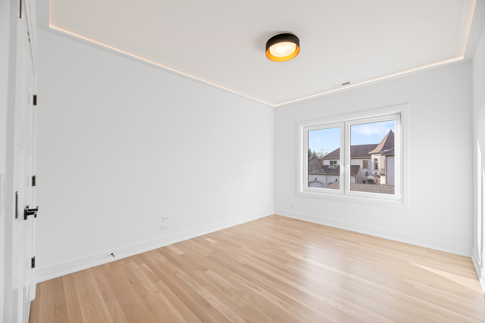 2940 Koepke Road Northbrook, IL 60062 - Photo 40 of 66 an empty room with a window