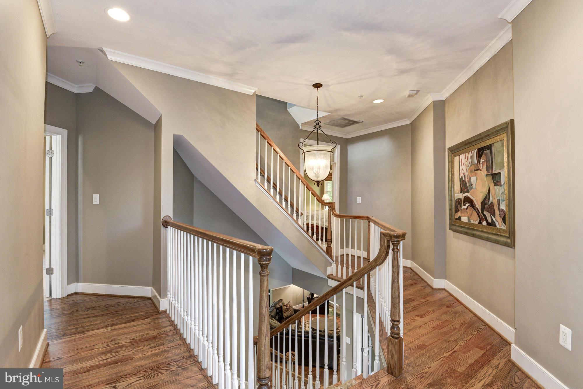 4613 Edgefield Road Bethesda, MD 20814 - Photo 13 of 30 Bedroom Level Hallway