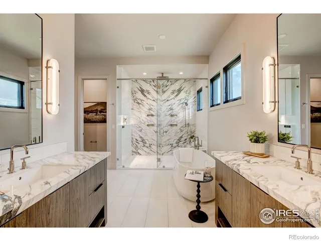 a view of a bedroom with washer and dryer