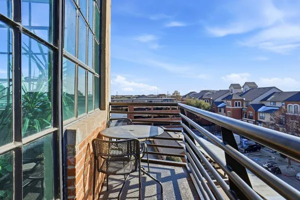 $699,000 | 2220 Canton Street, Unit 407, Dallas, TX 75201