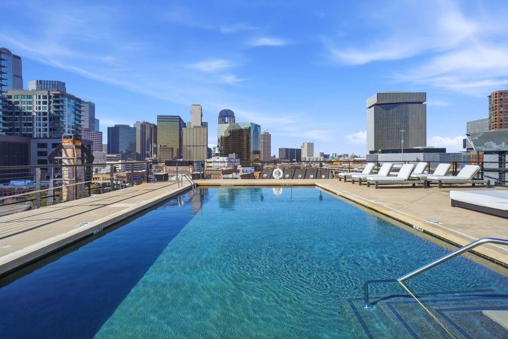 2220 Canton Street, Unit 407 Dallas, TX 75201 - Photo 34 of 39 a swimming pool that is sitting in the middle of a swimming pool