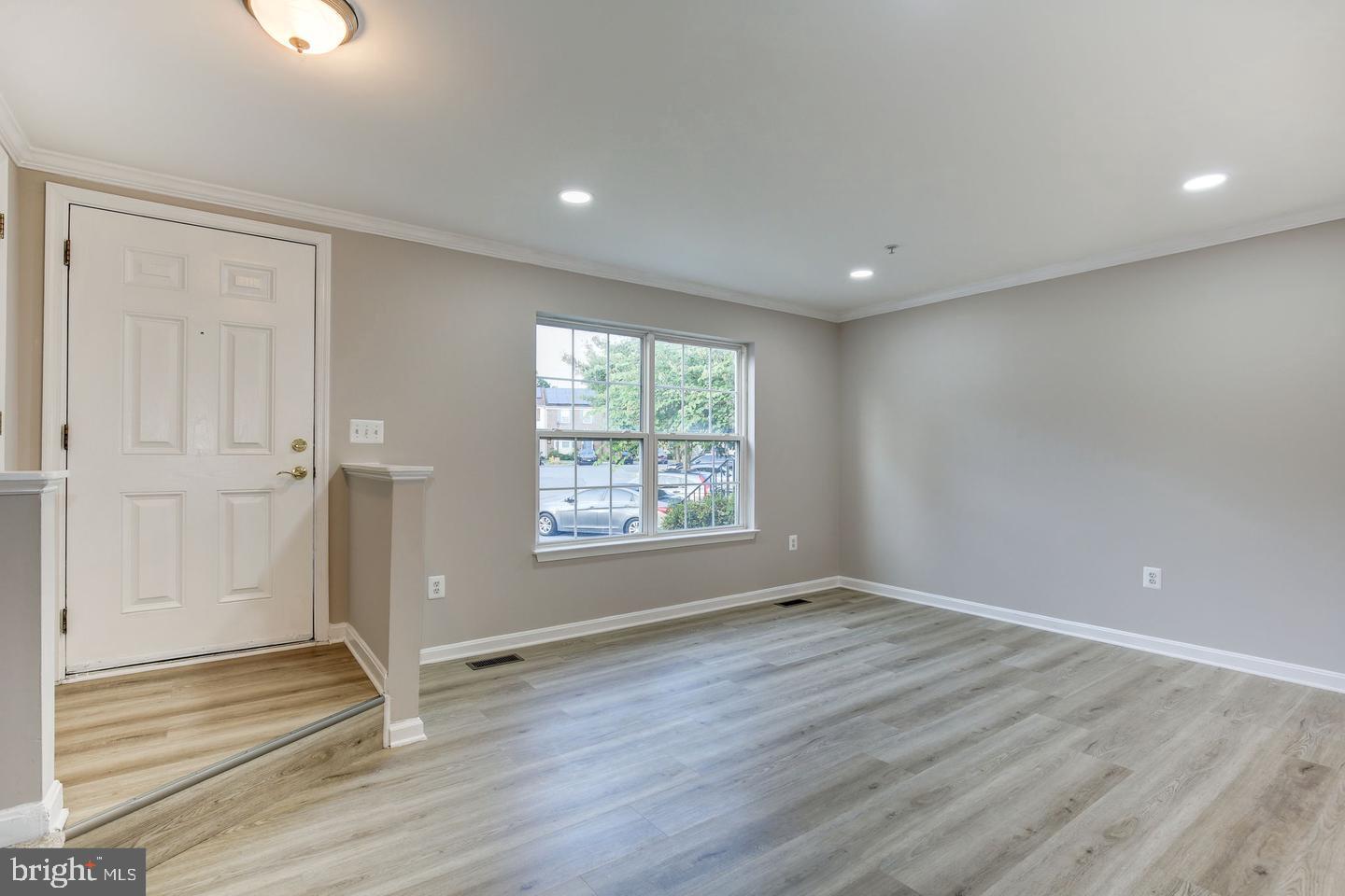 4719 Springmaid Lane Oxon Hill, MD 20745 - Photo 3 of 34