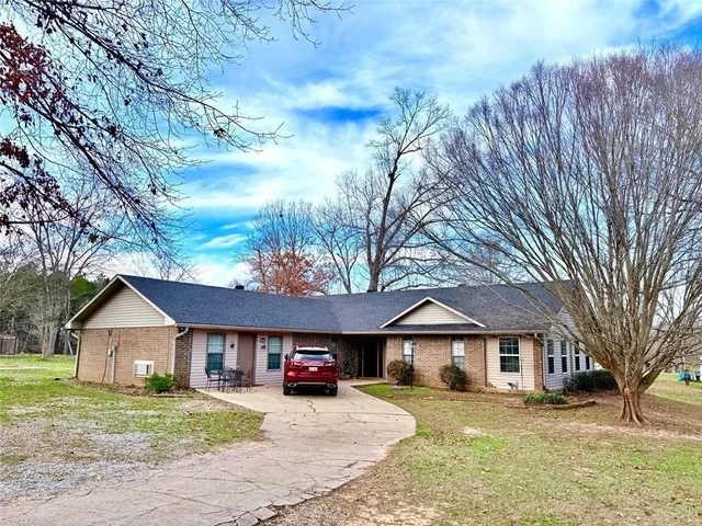 $265,000 | 211 Big Island Loop, Deville, LA 71328