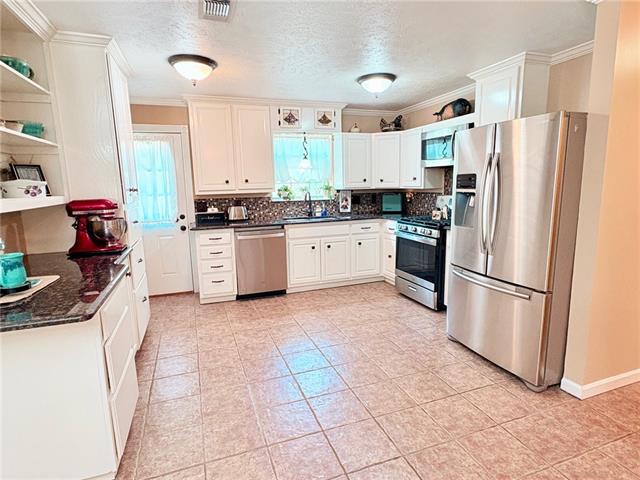 211 Big Island Loop Deville, LA 71328 - Photo 5 of 58