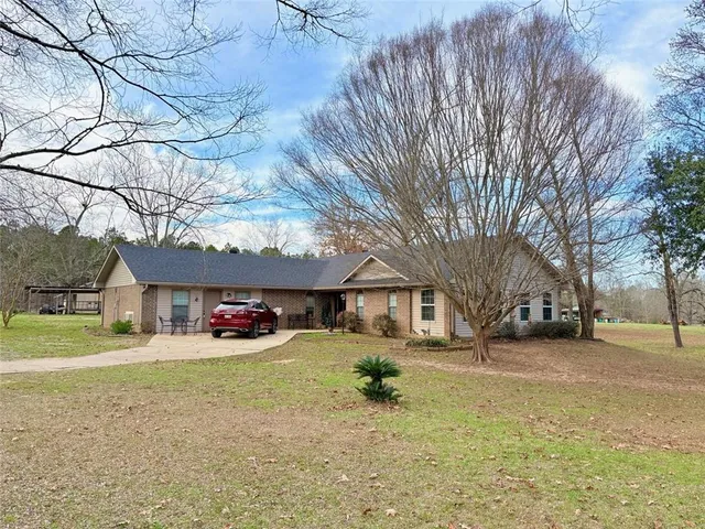 $265,000 | 211 Big Island Loop, Deville, LA 71328
