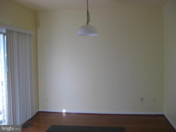 6401 McCoy Road Centreville, VA 20121 - Photo 6 of 11 Dining Area