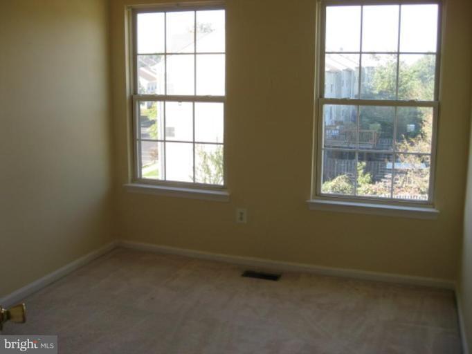 6401 McCoy Road Centreville, VA 20121 - Photo 10 of 11 Bedroom #3