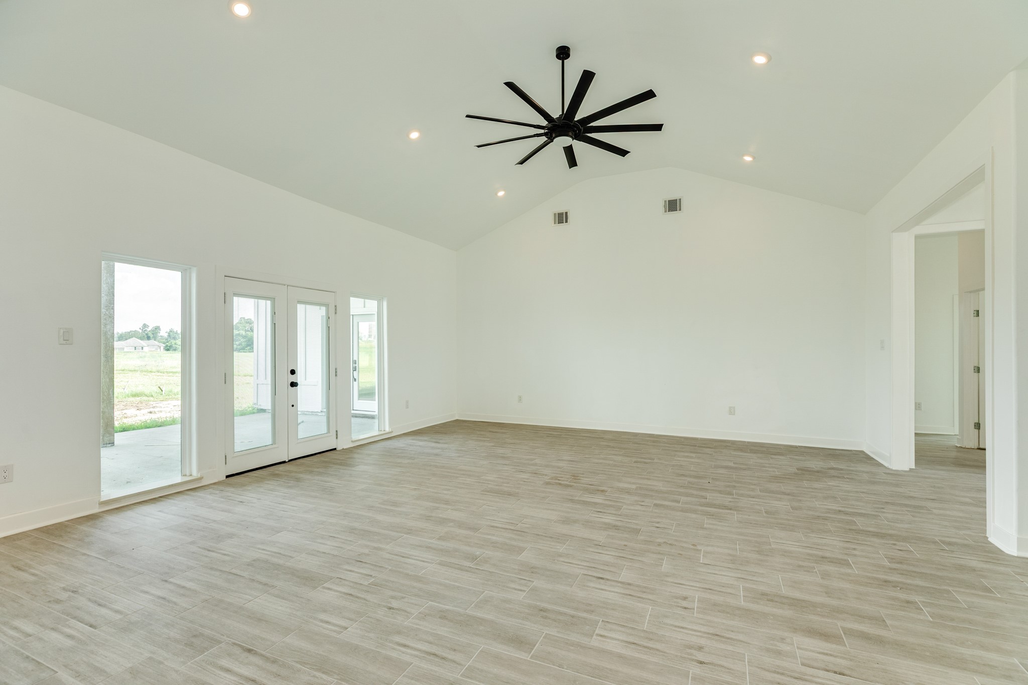 302 Colt Trail Angleton, TX 77515 - Photo 11 of 38