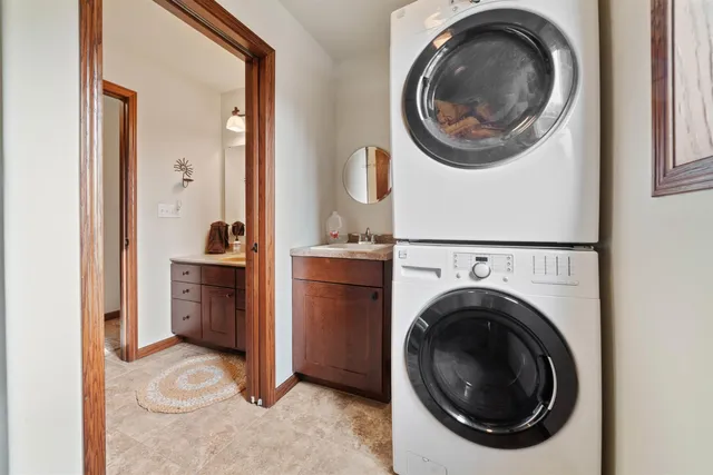 $624,900 | 5474 Jade Lane, Mountain Iron, MN 55768