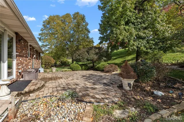 $299,500 | 63 Glendale Drive, Glen Carbon, IL 62034