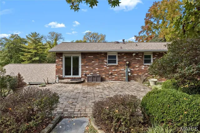 $299,500 | 63 Glendale Drive, Glen Carbon, IL 62034
