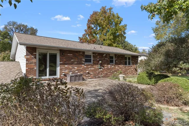 $299,500 | 63 Glendale Drive, Glen Carbon, IL 62034