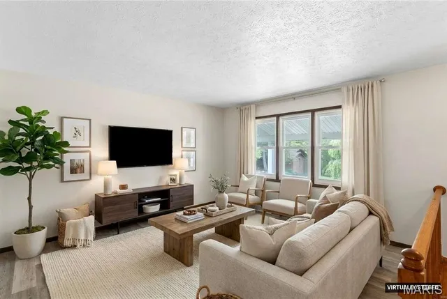 $299,500 | 63 Glendale Drive, Glen Carbon, IL 62034