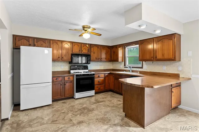 $299,500 | 63 Glendale Drive, Glen Carbon, IL 62034