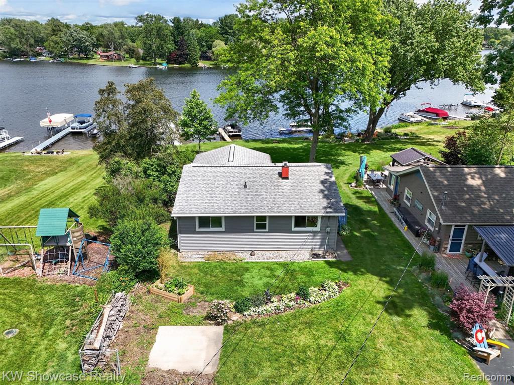 5854 Bullard Road Fenton, MI 48430 - Photo 34 of 47