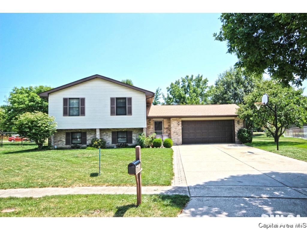 2724 Cheshire Road Springfield, IL 62703 - Photo 1 of 36