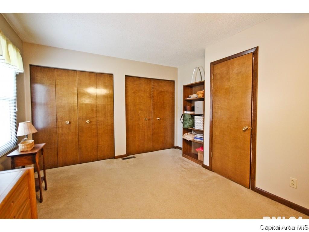 2724 Cheshire Road Springfield, IL 62703 - Photo 22 of 36