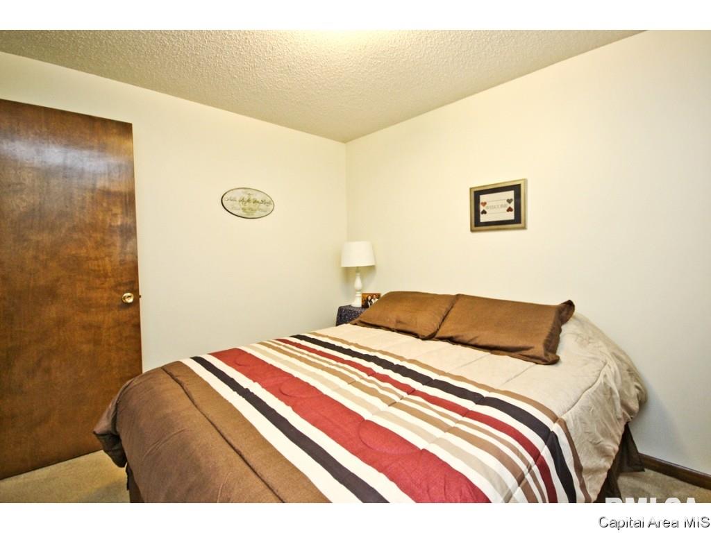 2724 Cheshire Road Springfield, IL 62703 - Photo 27 of 36