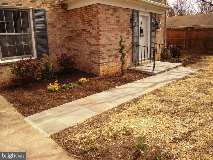 1003 Arcola Avenue Silver Spring, MD 20902 - Photo 11 of 13 Exterior #2