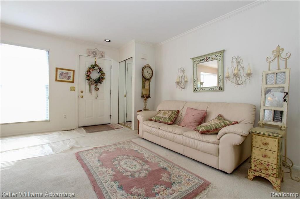 22280 Edgewater Novi, MI 48375 - Photo 5 of 20