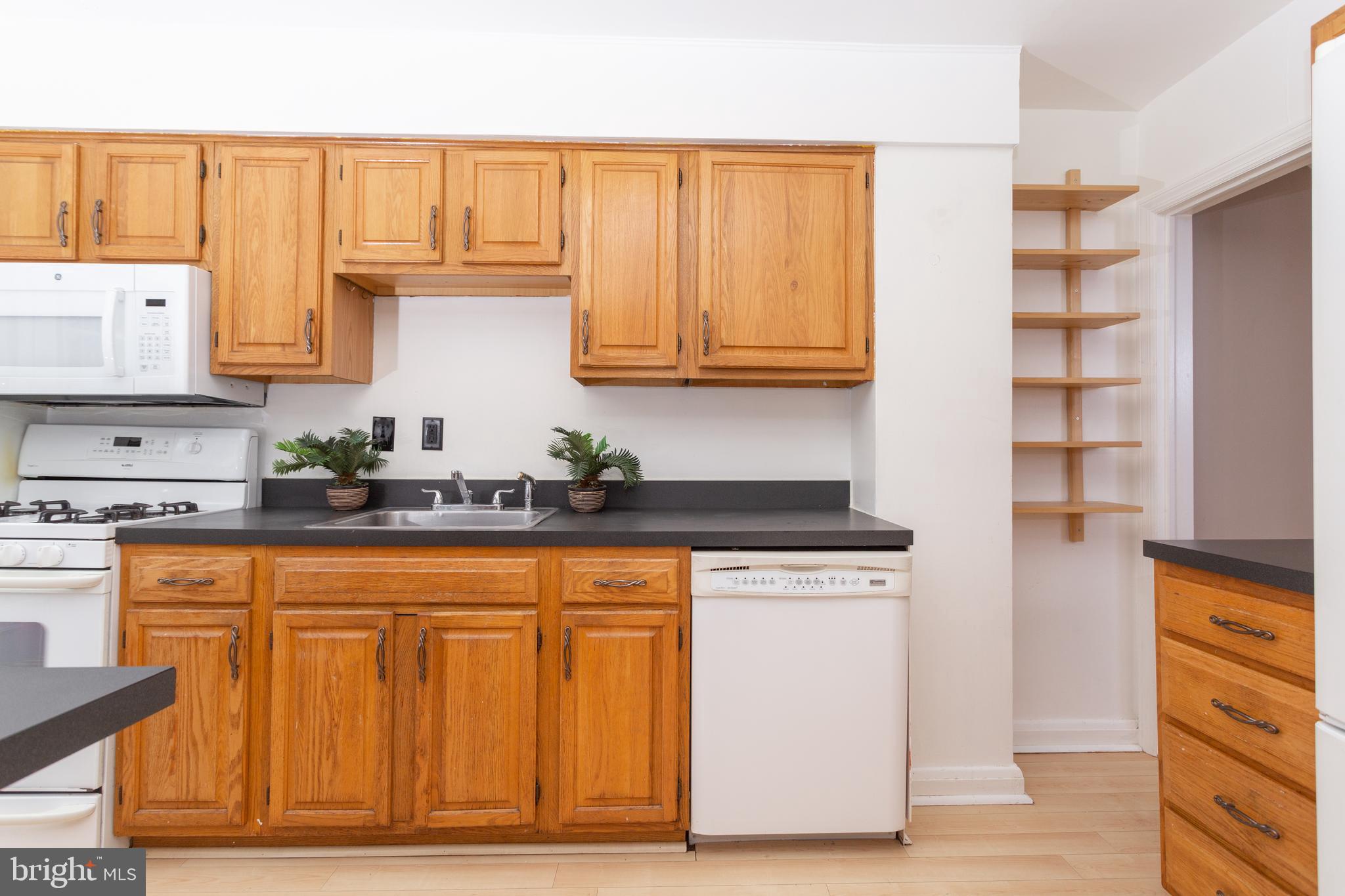 8133 Glen Gary Road Towson, MD 21286 - Photo 19 of 27 Kitchen