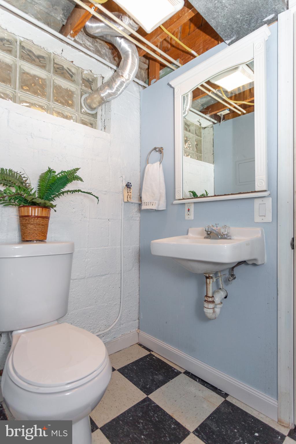 8133 Glen Gary Road Towson, MD 21286 - Photo 25 of 27 Lower Level Full Bathroom