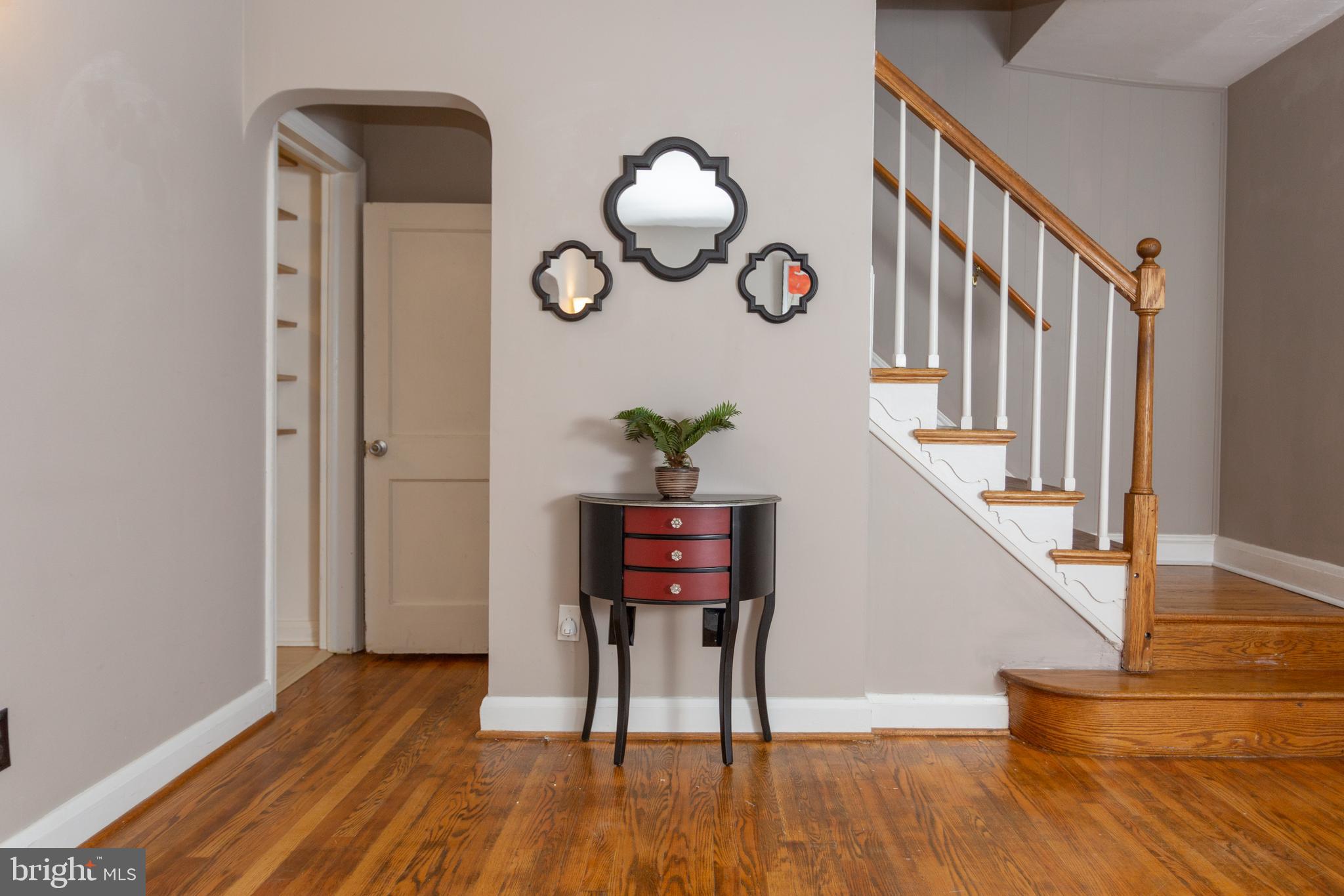 8133 Glen Gary Road Towson, MD 21286 - Photo 9 of 27 Staircase