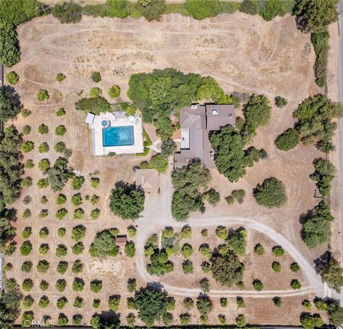 a view of a lake in middle of a city