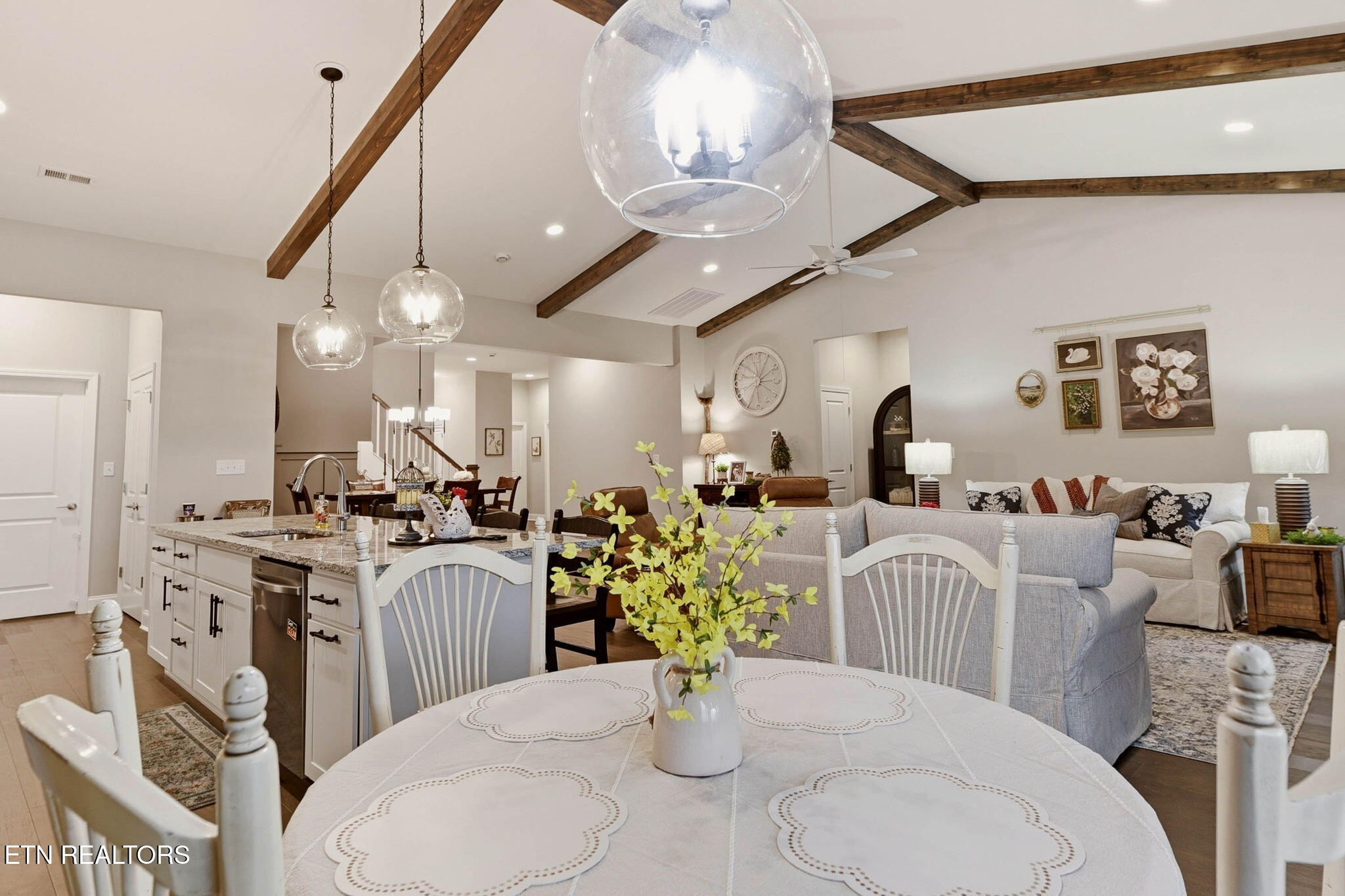 12142 Signal View Road Knoxville, TN 37932 - Photo 13 of 48 13-web-or-mls-SgnlVw12142 (80)