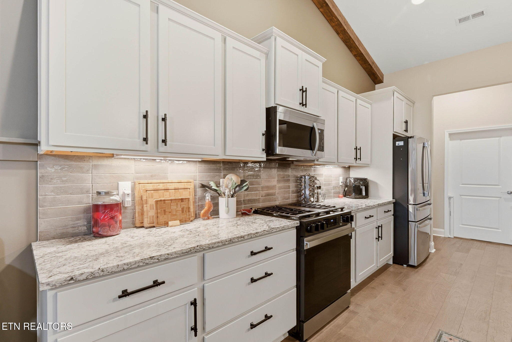 12142 Signal View Road Knoxville, TN 37932 - Photo 15 of 48 15-web-or-mls-SgnlVw12142 (83)