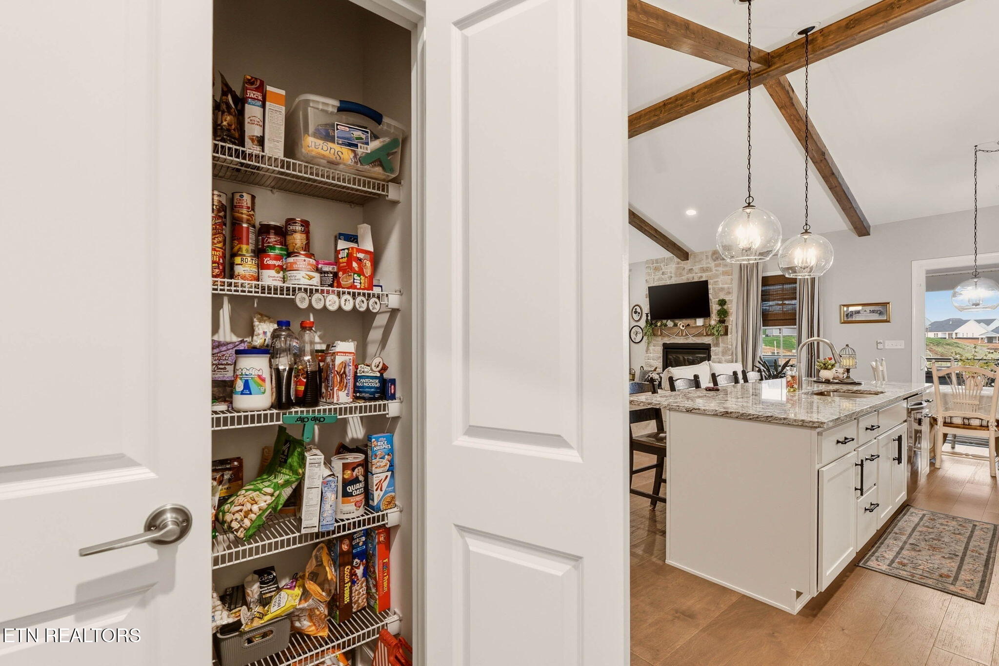 12142 Signal View Road Knoxville, TN 37932 - Photo 18 of 48 18-web-or-mls-SgnlVw12142 (107)