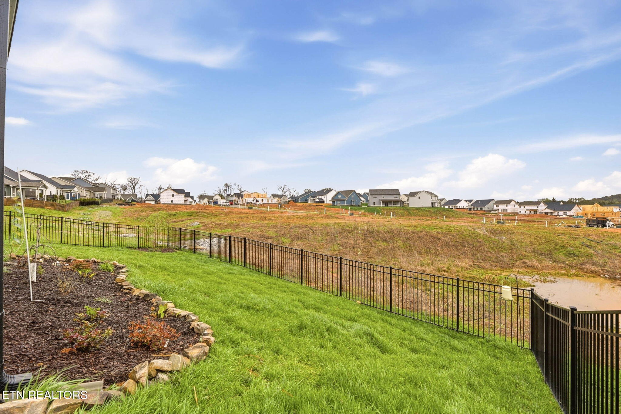 12142 Signal View Road Knoxville, TN 37932 - Photo 48 of 48 48-web-or-mls-SgnlVw12142 (17)