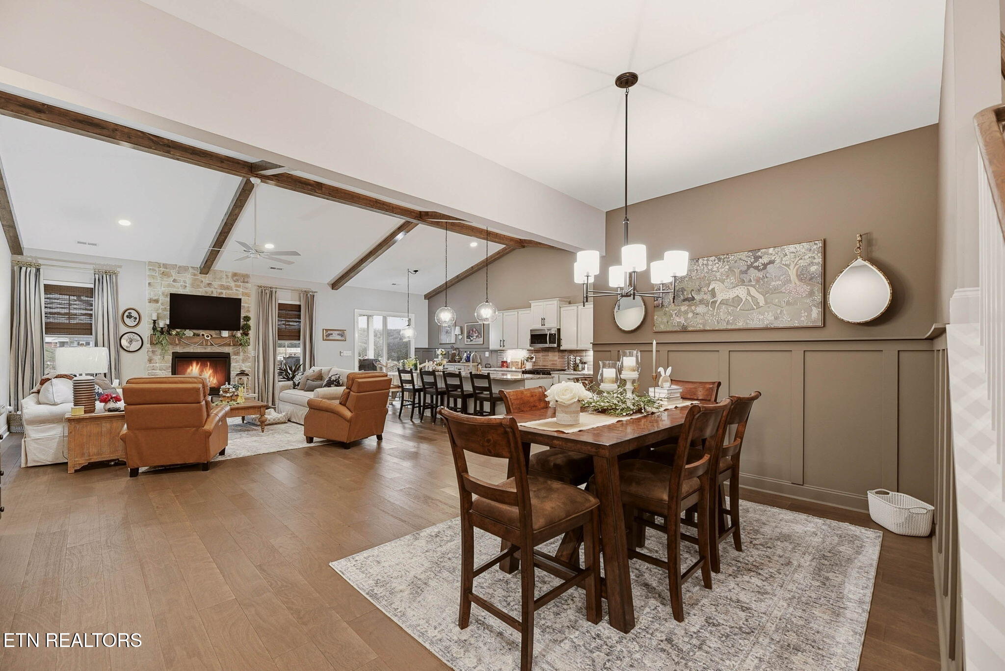 12142 Signal View Road Knoxville, TN 37932 - Photo 6 of 48 6-web-or-mls-SgnlVw12142 (95)_with_fire