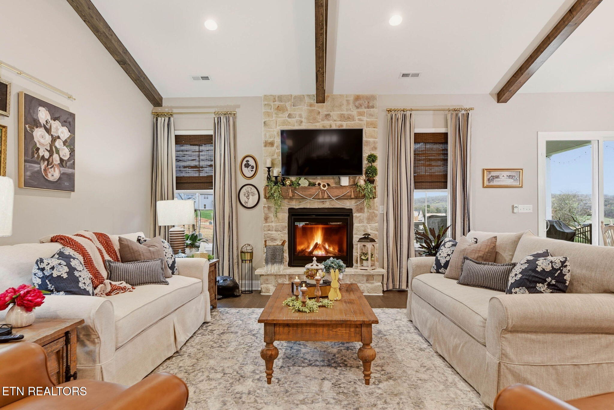 12142 Signal View Road Knoxville, TN 37932 - Photo 8 of 48 8-web-or-mls-SgnlVw12142 (65)_with_fire