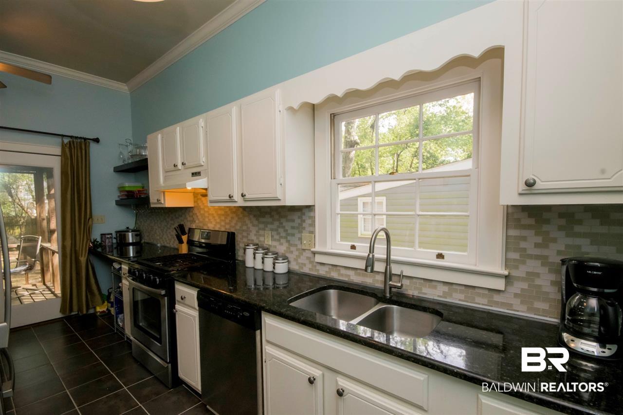 220 Hazel Street Mobile, AL 36607 - Photo 18 of 36