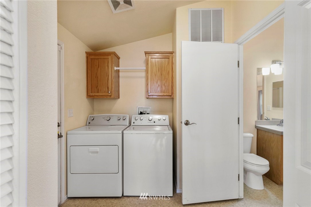 3532 Sylvan Pines Circle Bremerton, WA 98310 - Photo 14 of 22 a utility room with dryer and washer