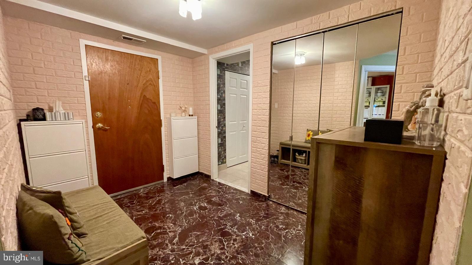 2131 Welsh Road, Unit 212 Philadelphia, PA 19115 - Photo 4 of 41 ENTRY HALL