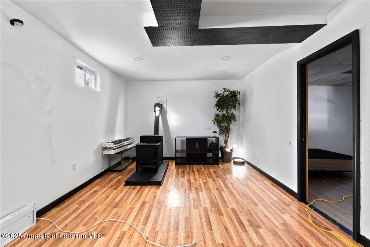 705 Landis Street Scranton, PA 18504 - Photo 26 of 35 28-First Floor Living Room